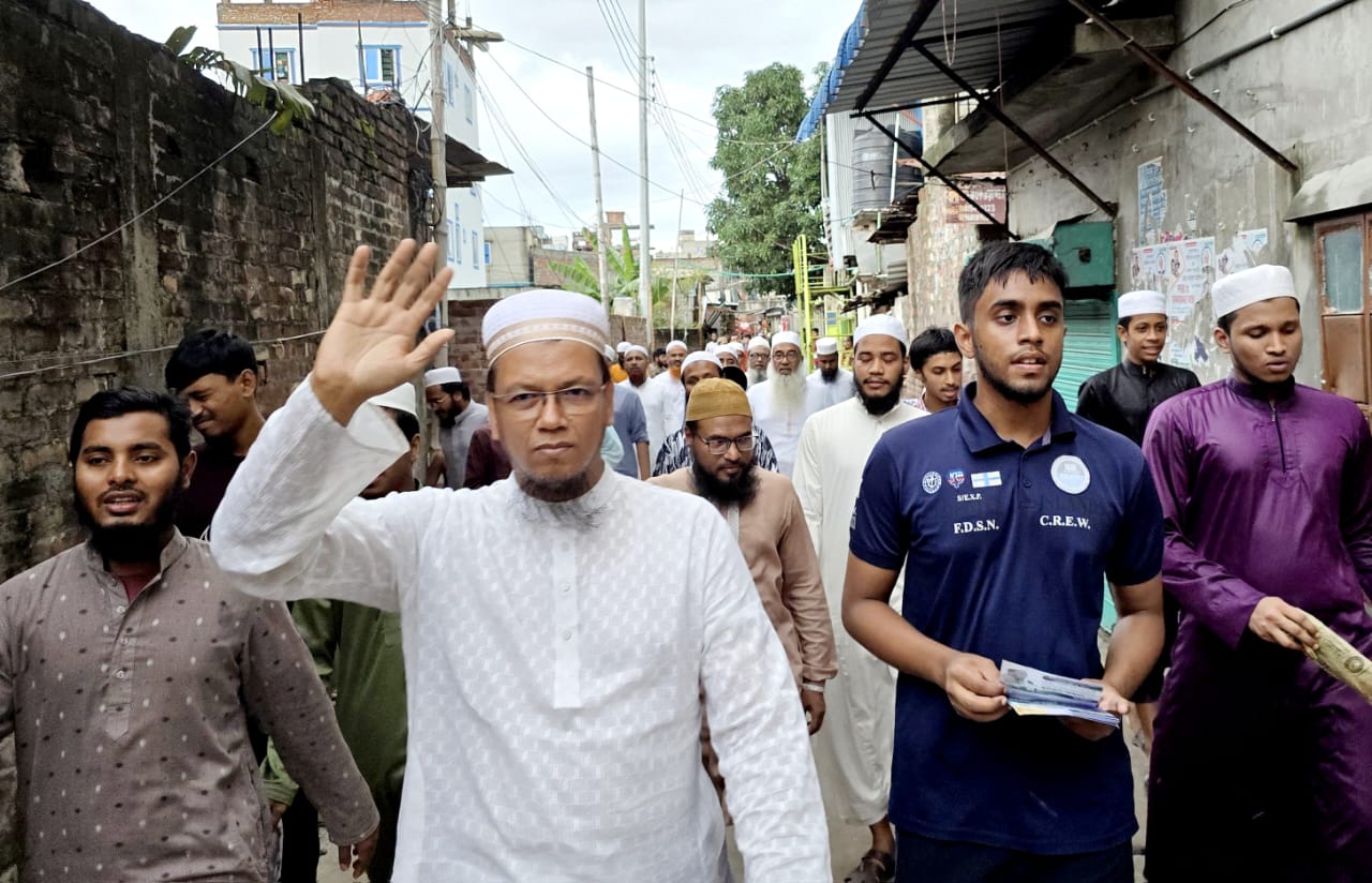 দেওভোগে নারায়ণগঞ্জ-৪ আসনের এমপি প্রার্থী ইলিয়াস আহমদের গণসংযোগ