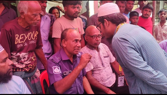 মোহনগঞ্জে দুর্গাপূজা মণ্ডপে বকাটেদের হামলা, আহত ৫—৭