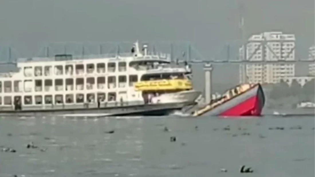 বুড়িগঙ্গায় লঞ্চের ধাক্কায় বাল্কহেডের দুই শ্রমিক নিখোঁজ