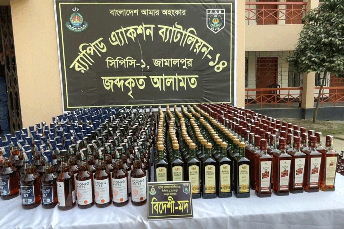 জামালপুরে এক কোটি টাকার মদ জব্দ, আটক ৩