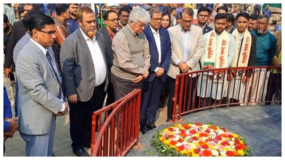 শহীদের রক্তের প্রতি শ্রদ্ধাশীলরা ‘হ্যাঁ’ ভোট দেবেন: উপদেষ্টা