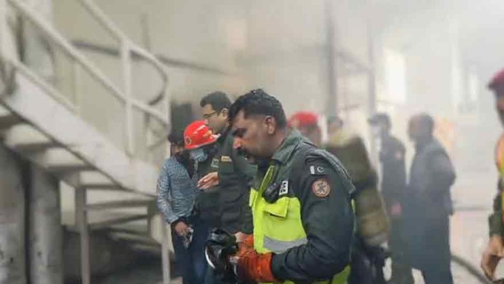 পাকিস্তানে এবার হোটেলে আগুন, ৩ জনের প্রাণহানি