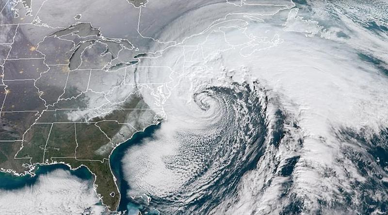 ধেয়ে আসছে শক্তিশালী ‘বোম্ব সাইক্লোন’