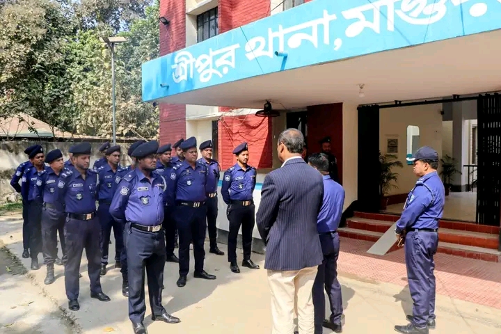 শ্রীপুর থানা আকস্মিক পরিদর্শন করলেন পুলিশ সুপার