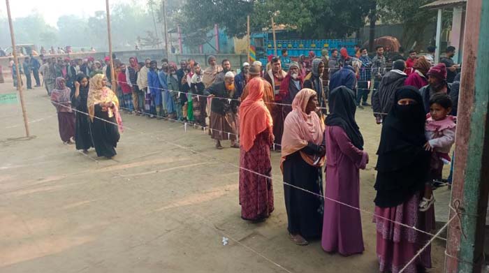 বগুড়ায় শান্তিপূর্ণ পরিবেশে চলছে ভোটগ্রহণ