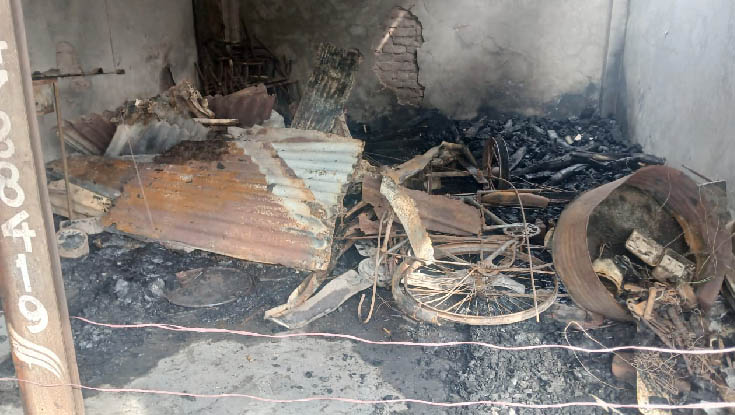 নোয়াখালীতে ১১ দলের নির্বাচনি অফিসে আগুন