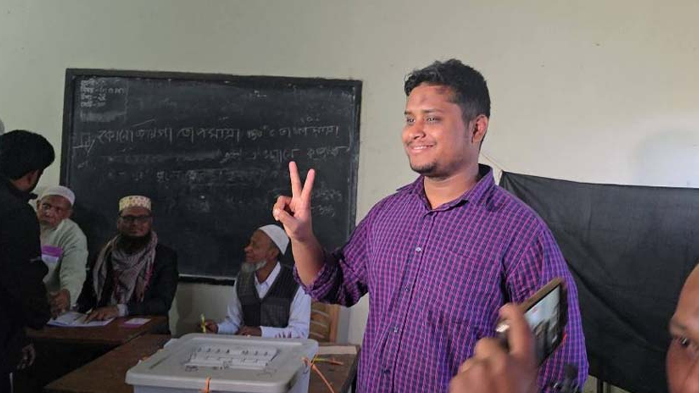 ভূমিধস বিজয়ের পথে হাসনাত আবদুল্লাহ