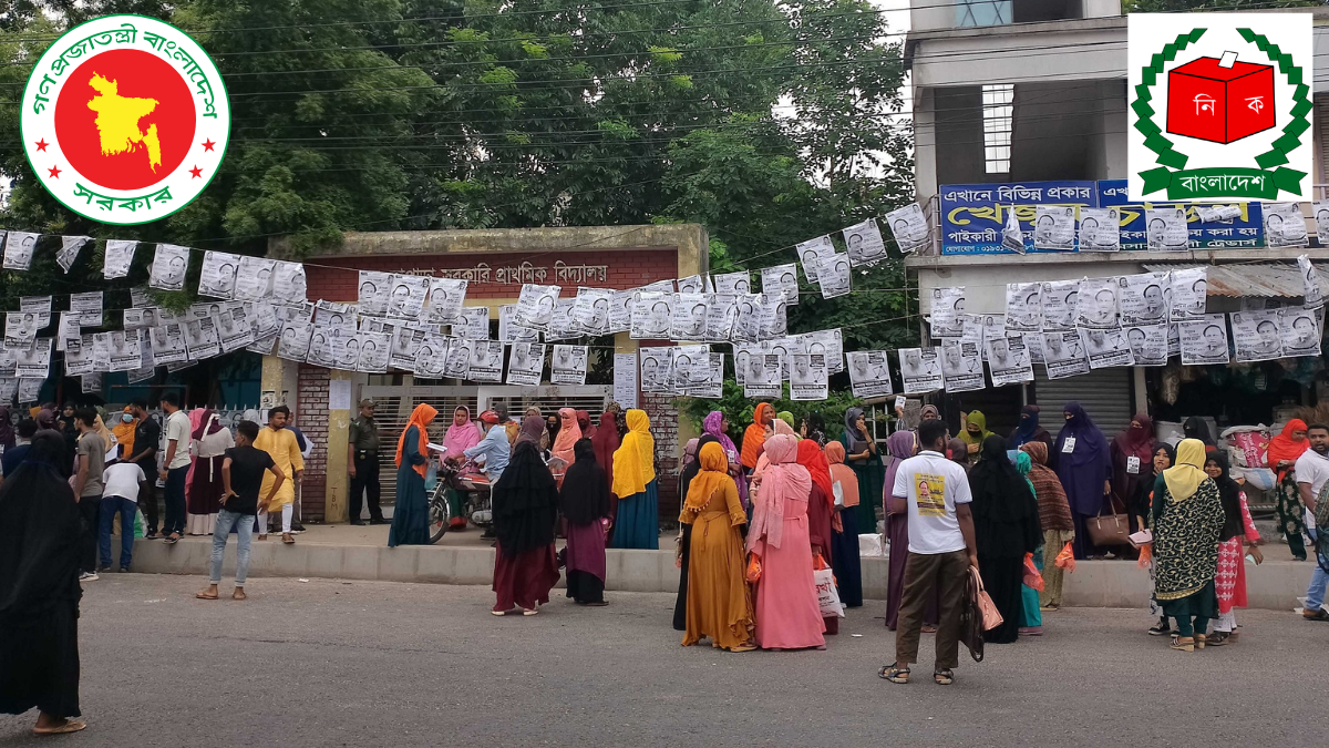 ভোটগ্রহণ শুরুর আগেই কেন্দ্রে দীর্ঘ লাইন