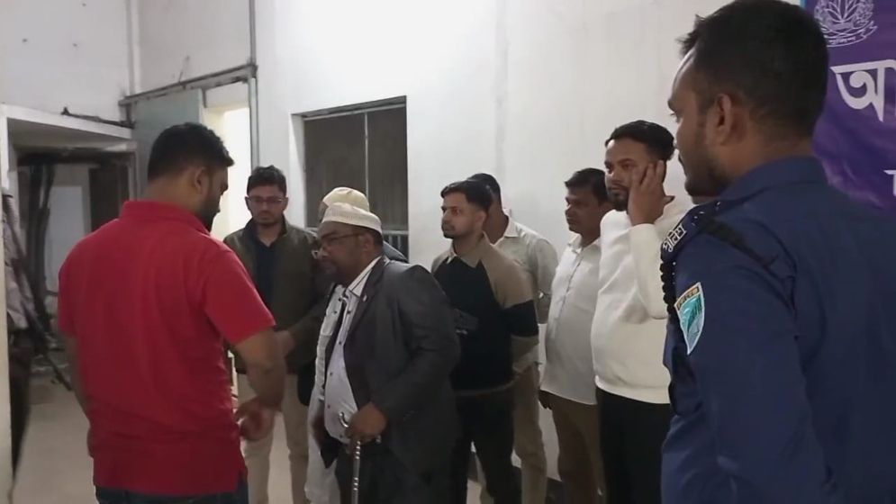 আশুলিয়ায় ভোট কেন্দ্র দখলচেষ্টার অভিযোগ, বিএনপির ১৩ নেতাকর্মী আটক