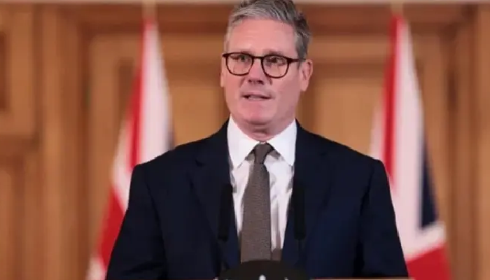 পদত্যাগের দাবি নাকচ করলেন স্টারমার, পাশে দাঁড়িয়েছে মন্ত্রিসভা