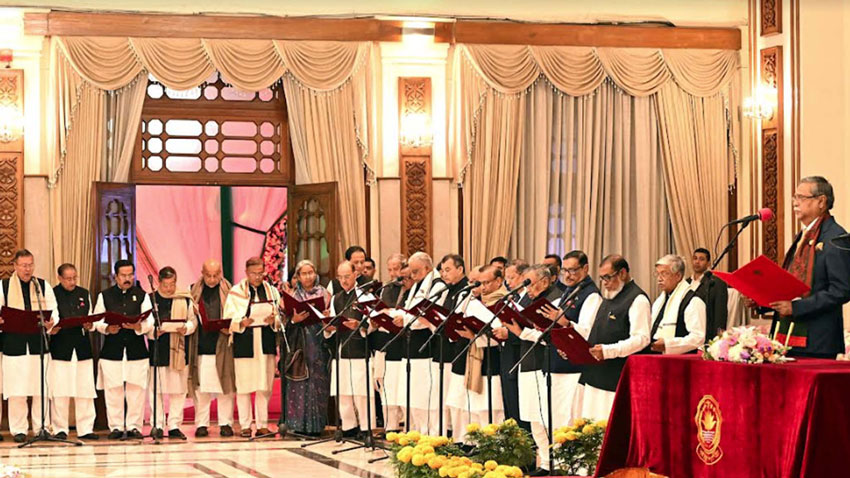 নির্বাচিত প্রধানমন্ত্রী ও মন্ত্রিসভার শপথ পড়াবেন কে?