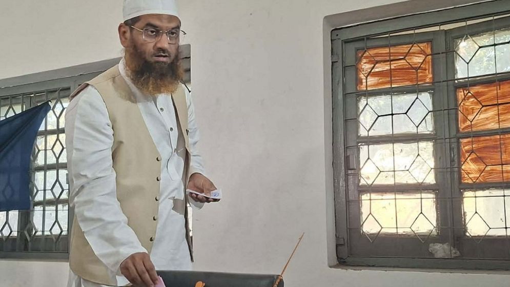 ভোট দিয়ে যা বললেন মামুনুল হক