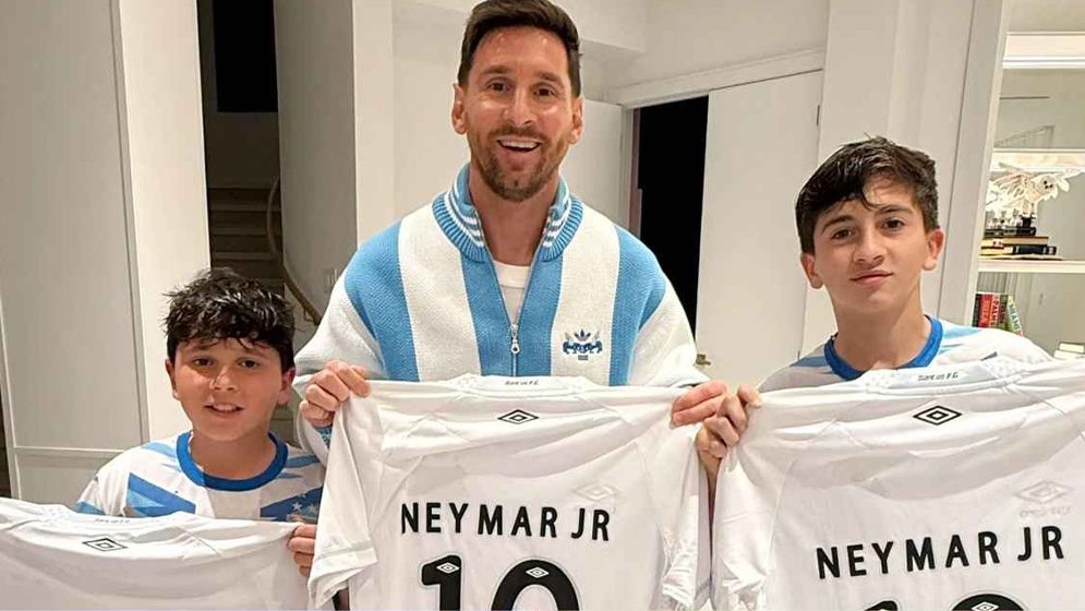 মেসি ও তার ছেলেদের জন্য নেইমারের বিশেষ উপহার