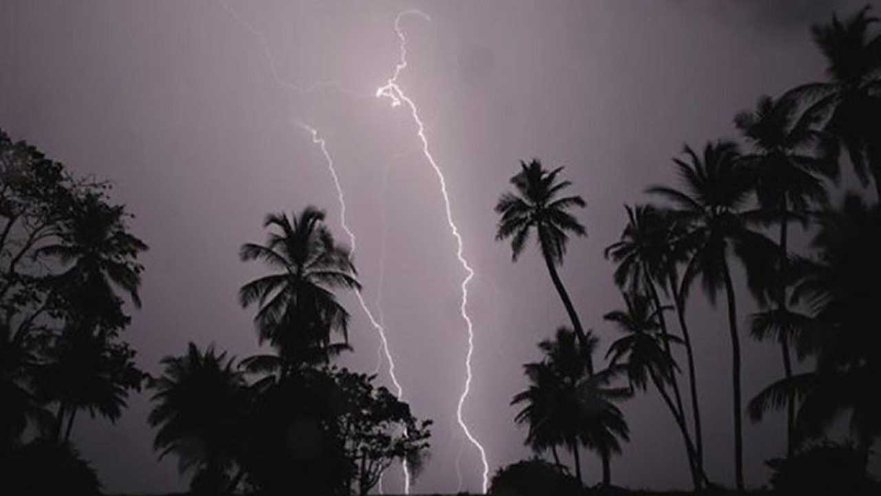 ঢাকাসহ ১৫ জেলায় বজ্রবৃষ্টির আভাস, নদীবন্দরে সতর্কতা