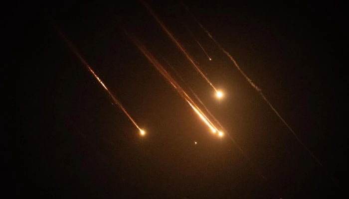 মধ্যপ্রাচ্যের বিভিন্ন দেশে ইরানের ক্ষেপণাস্ত্র ও ড্রোন হামলা