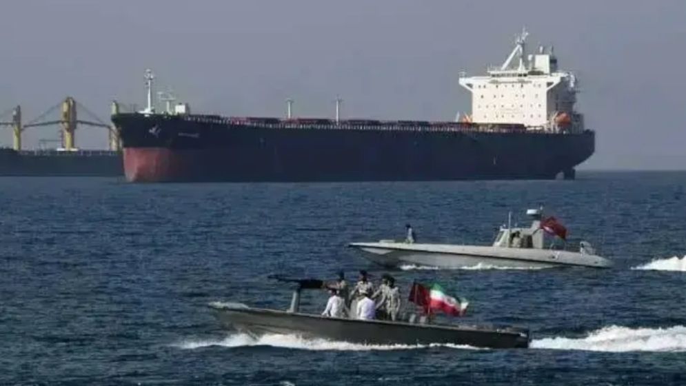 হরমুজ প্রণালী বন্ধ করল ইরান