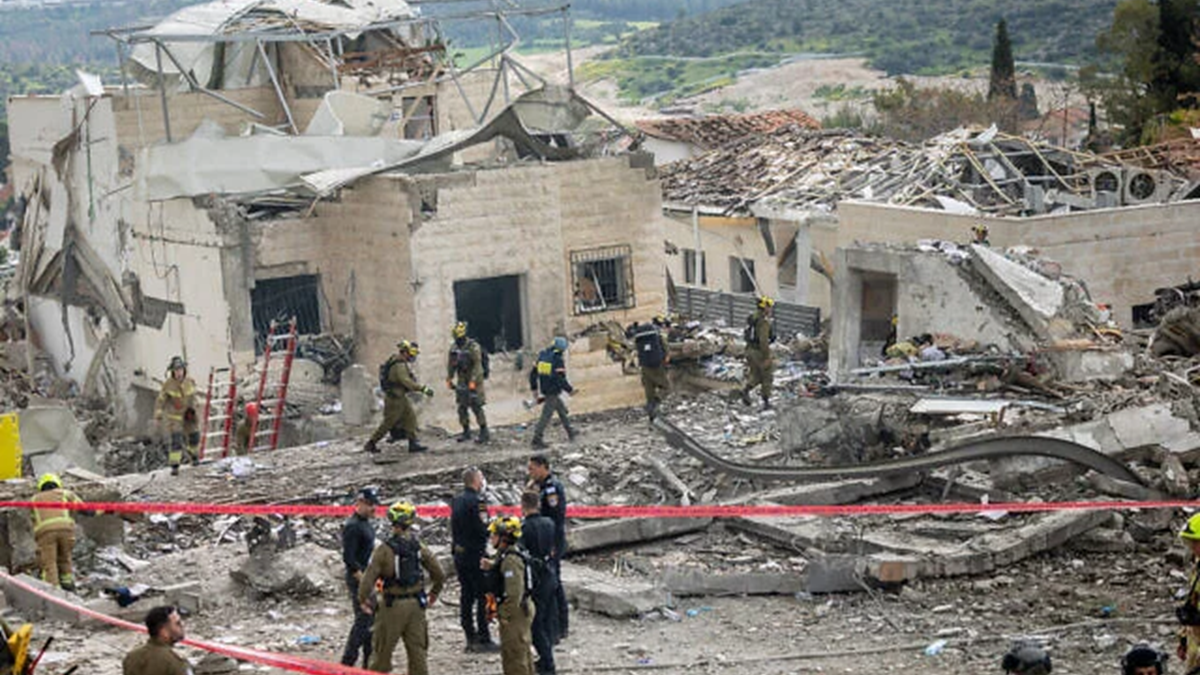 ইসরাইলের ১১ জায়গায় আঘাত হানল ইরানের এক মিসাইল, নিহত ১