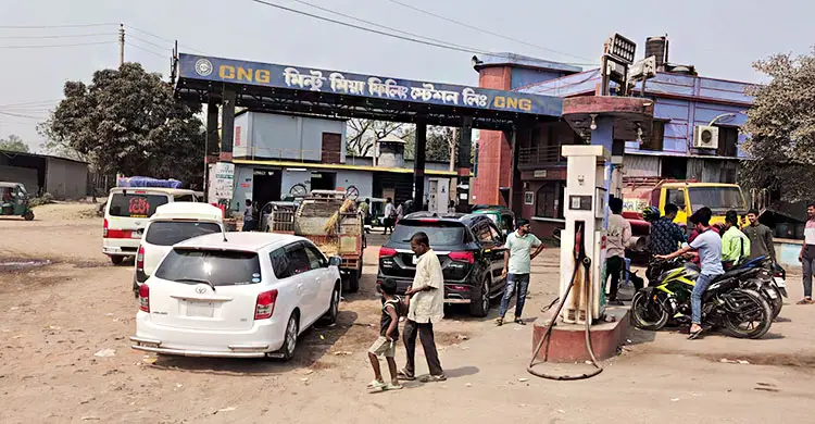 ভৈরবে ফিলিং স্টেশনে তেল সংকট, চাহিদা অনুযায়ী পাচ্ছেন না চালকরা