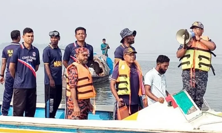 পদ্মা নদীতে বাসডুবি, তৃতীয় দিনের মতো চলছে উদ্ধার অভিযান