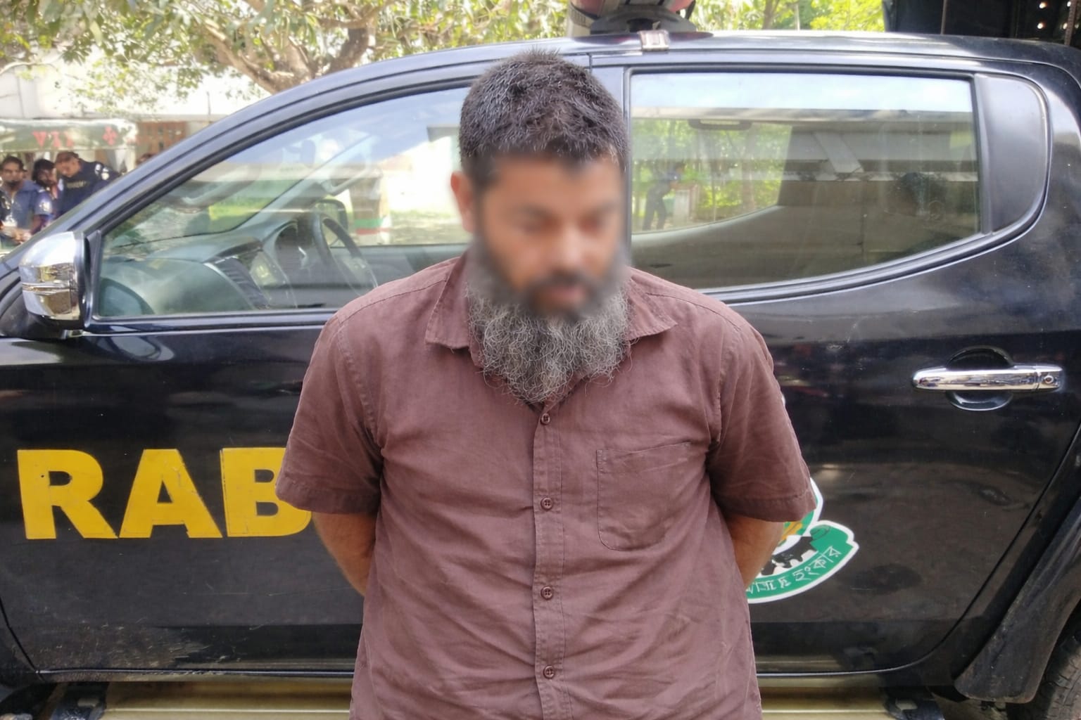 মোহনপুরে ভ্যানচালক হত্যা: ঘটনার ৫ ঘণ্টার মধ্যে প্রধান আসামি গ্রেফতার