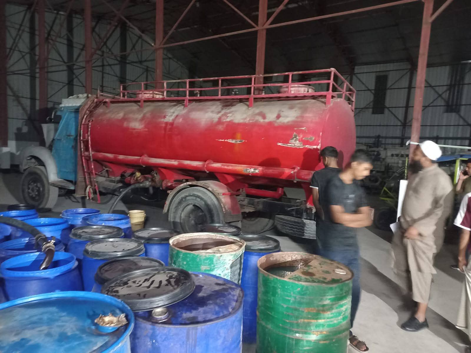 নরসিংদী ৯ হাজার লিটার অবৈধ জ্বালানি মজুদ তেল উদ্ধার