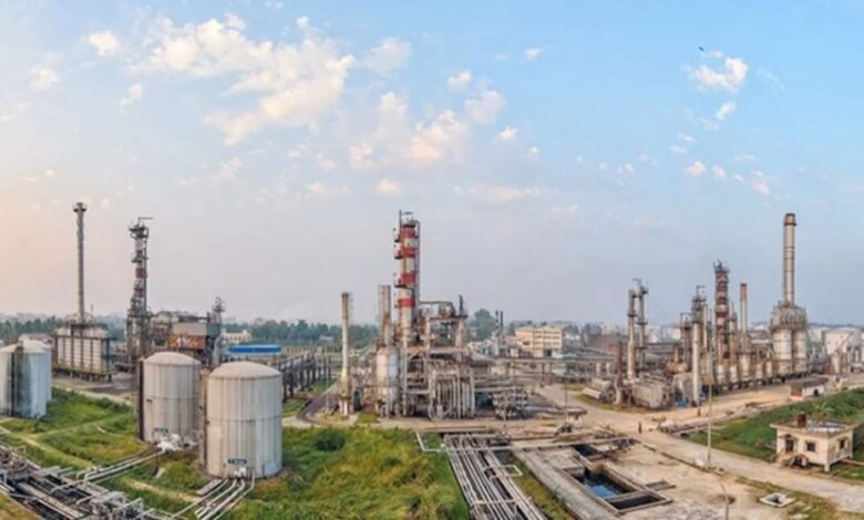 দেশের একমাত্র তেল শোধনাগার চালু আছে, জানাল মন্ত্রণালয়