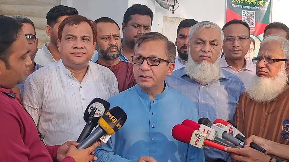 বর্তমান সরকার দেশের মানুষের কষ্ট বোঝে বলেই তেলের দাম বাড়ায়নি