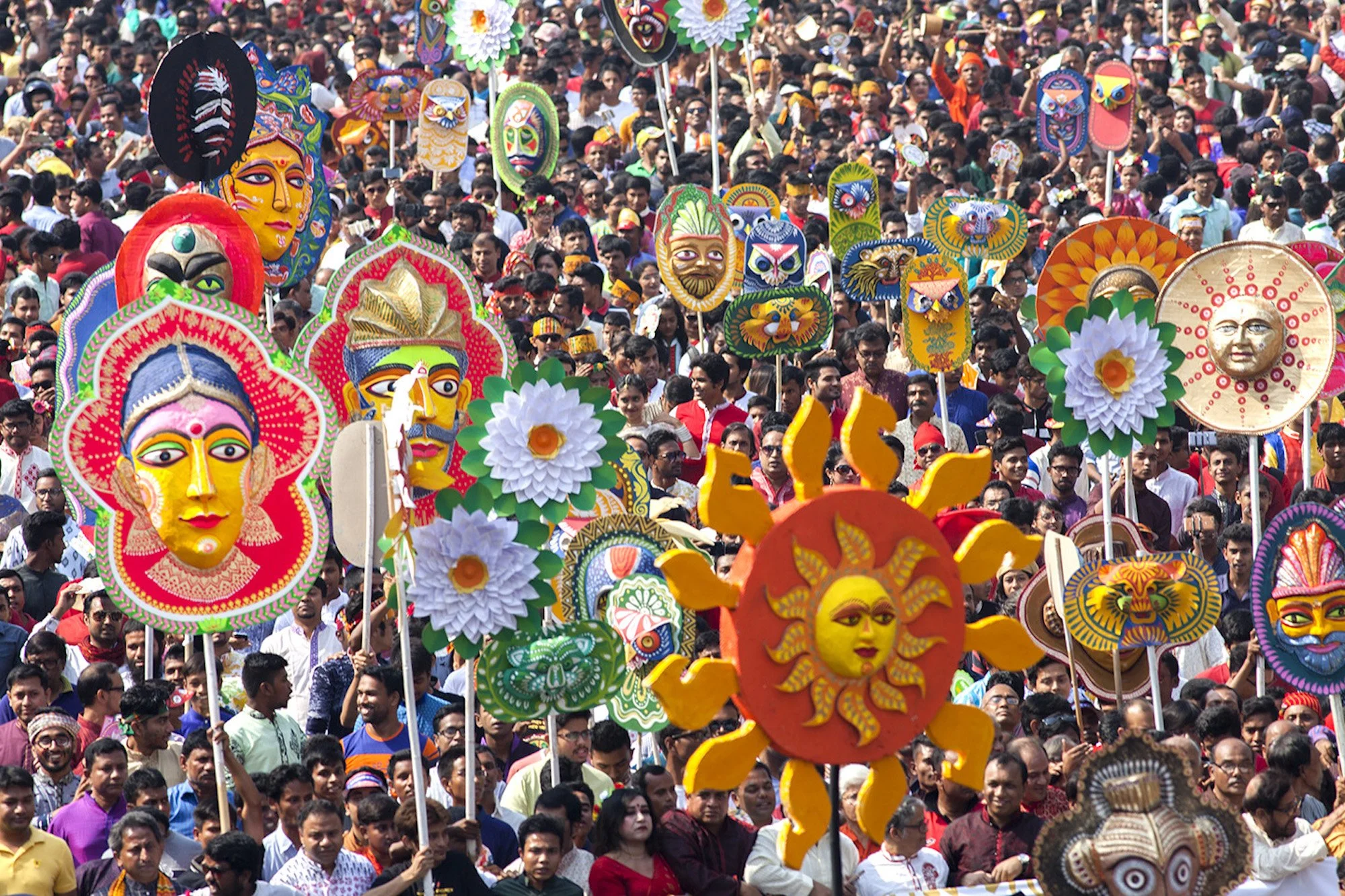 আজ পহেলা বৈশাখ ঊৎসব মুখর পুরো দেশ