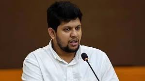 জনগণের সঙ্গে কি ধোঁকাবাজি চলছে, প্রশ্ন মাহফুজ আলমের