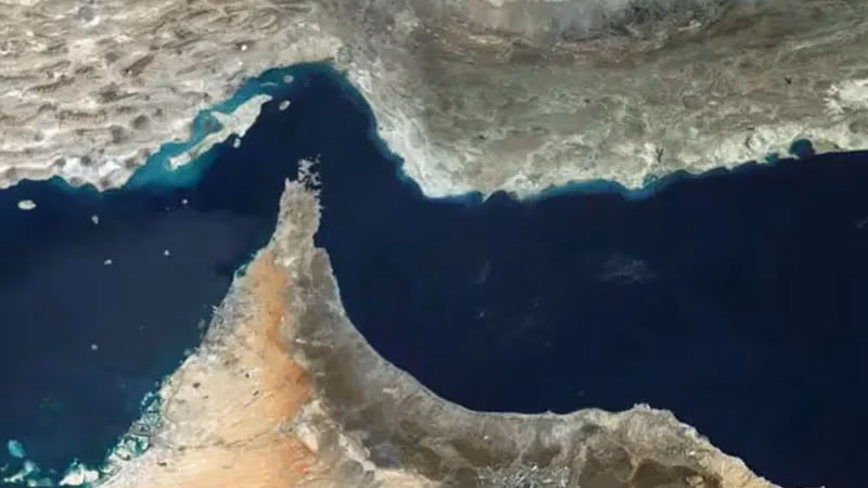 হরমুজ প্রণালি দিয়ে দিনে কয়টি জাহাজ যেতে পারবে, ঠিক করে দিল ইরান